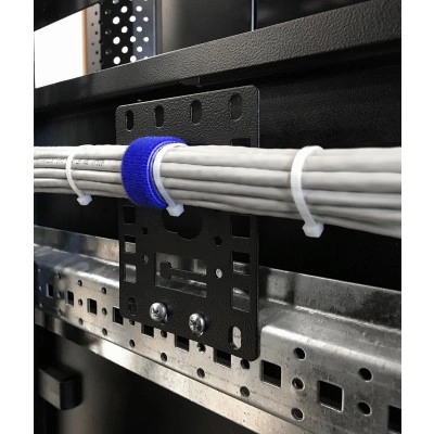 Hyperline PMR-2U-TM-RAL9005 Кронштейн 2U, Т-пазы + крепеж типа монетка, цвет черный RAL9005 (4 шт. в комплекте) Hyperline PMR-2U-TM-RAL9005 Кронштейн 2U, Т-пазы + крепеж типа монетка, цвет черный RAL9005 (4 шт. в комплекте)