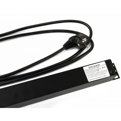 Hyperline SHE19-8SH-S-2.5EU Блок розеток для 19 шкафов, горизонтальный, 8 розеток Schuko, выключатель с подсветкой, кабель питания 2.5м (3х1.5мм2) с вилкой Schuko 16A, 250В, 482.6x44.4x44.4мм (ШхГхВ), корпус алюминий, черный Hyperline SHE19-8SH-S-2.5EU Блок розеток для 19 шкафов, горизонтальный, 8 розеток Schuko, выключатель с подсветкой, кабель питания 2.5м (3х1.5мм2) с вилкой Schuko 16A, 250В, 482.6x44.4x44.4мм (ШхГхВ), корпус алюминий, черный
