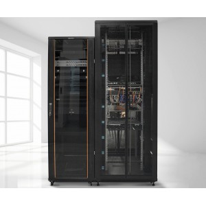 Hyperline TB2-KIT-SL Комплект для скрепления шкафов серии TTB, TTR между собой (4 скобы + 8 винтов), нержавеющая сталь Hyperline TB2-KIT-SL Комплект для скрепления шкафов серии TTB, TTR между собой (4 скобы + 8 винтов), нержавеющая сталь