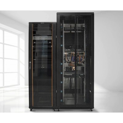 Hyperline TB2-KIT-SL Комплект для скрепления шкафов серии TTB, TTR между собой (4 скобы + 8 винтов), нержавеющая сталь Hyperline TB2-KIT-SL Комплект для скрепления шкафов серии TTB, TTR между собой (4 скобы + 8 винтов), нержавеющая сталь